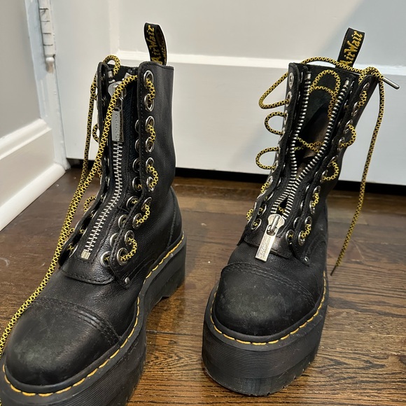 Dr. Martens Shoes - Dr. Martens Jadon II black chunky platform boots